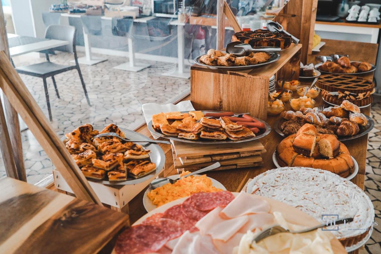 Nautic Beach Hotel Rimini Ngoại thất bức ảnh