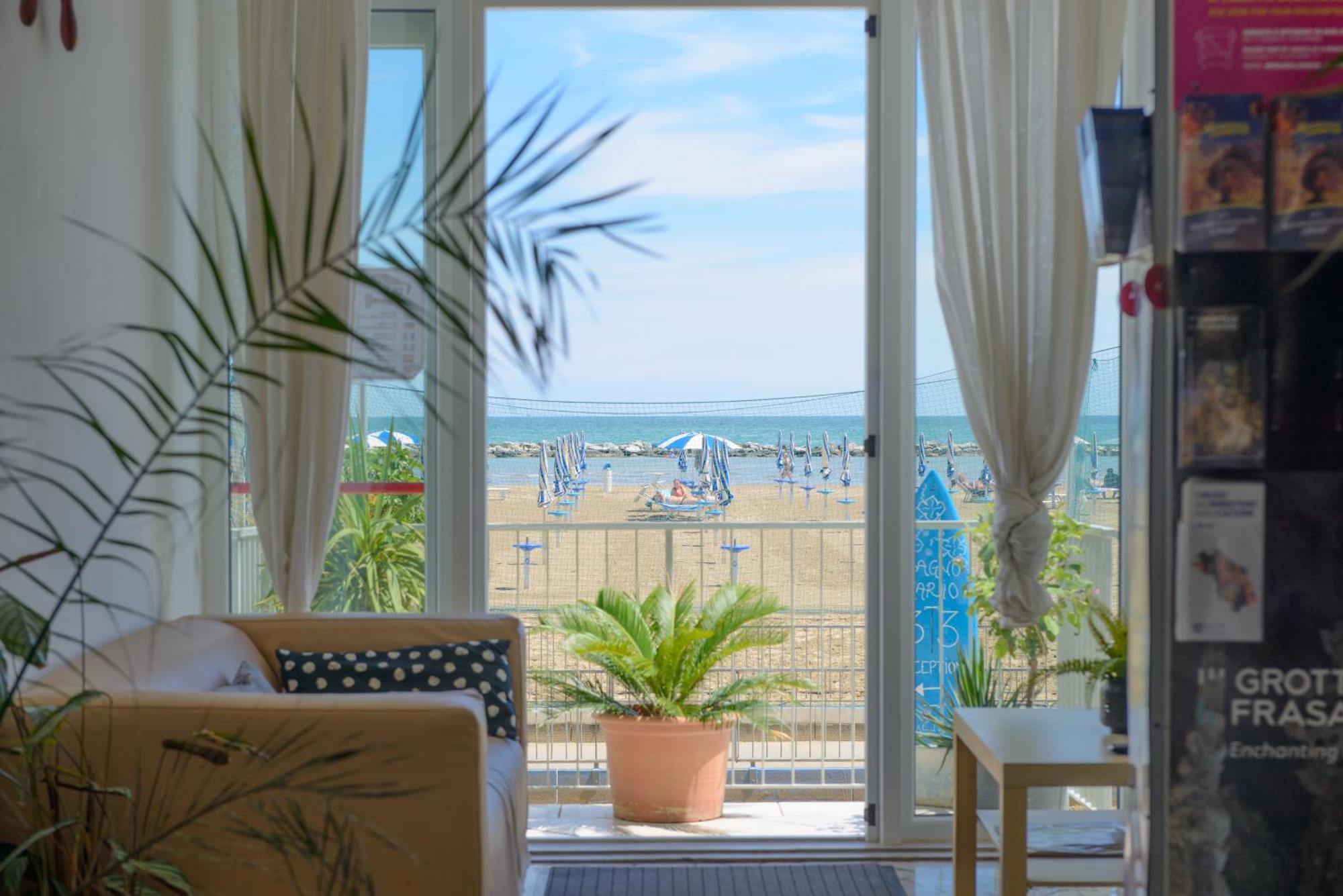 Nautic Beach Hotel Rimini Ngoại thất bức ảnh